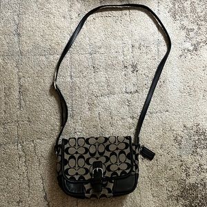 Women’s Coach Hadley Signature Crossbody Field Bag